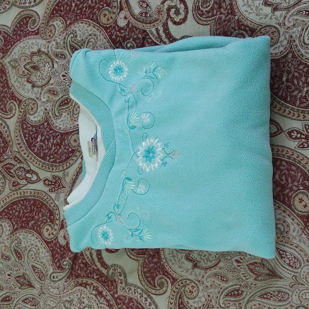 Size L Alia fleece embroidered warm winter sweater - Picture 11 of 12